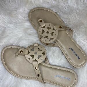 The Pierre Dumas Sandal. SIZE 8